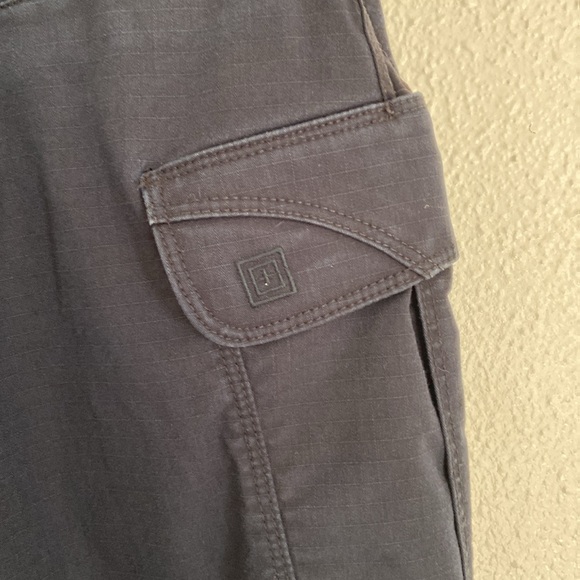 5.11 Tactical Gear Pants (34/30) - Picture 4 of 10